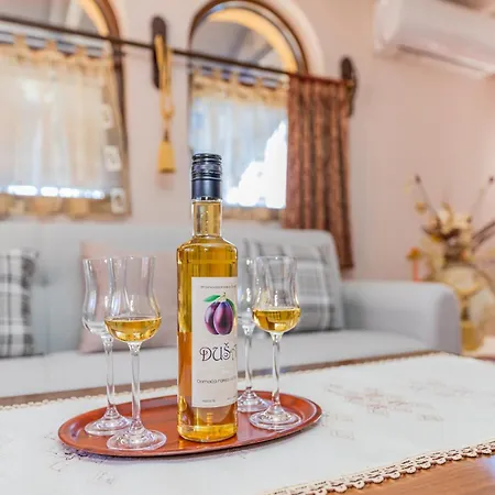 Vikendica Zivotic Feriehus *